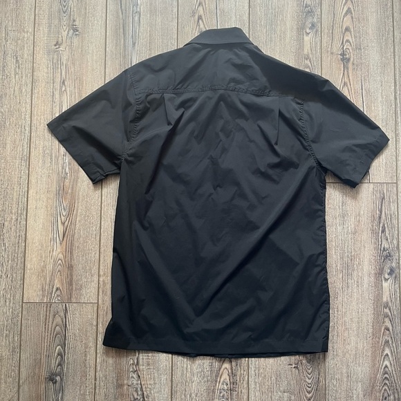 Tilley Men's Black Short Sleeve Shirt - Size Small - Picture 2 of 7